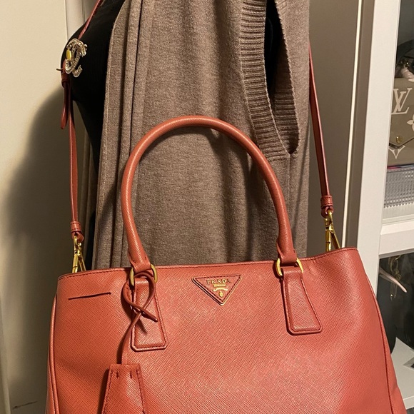 Prada Tamaris Saffiano Lux tote BN1874 - Picture 2 of 12